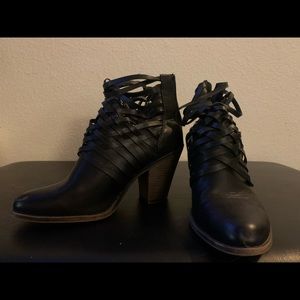 Women’s Black Ankle boot, Size 9
